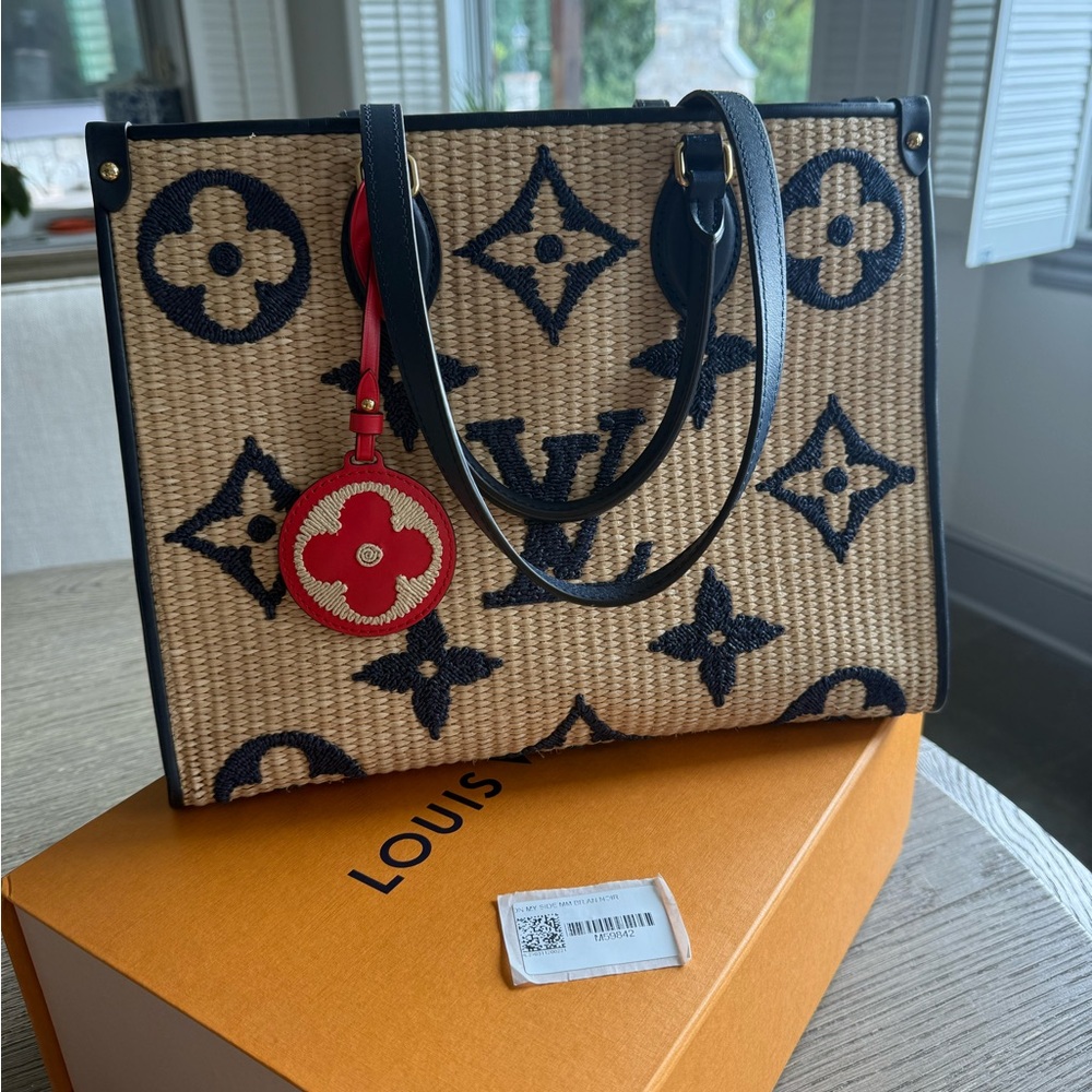 Beautiful Louis Vuitton OnTheGo MM